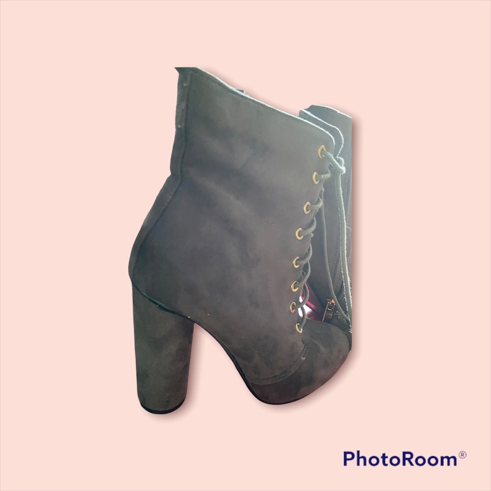 Boots - Picture 2 of 4